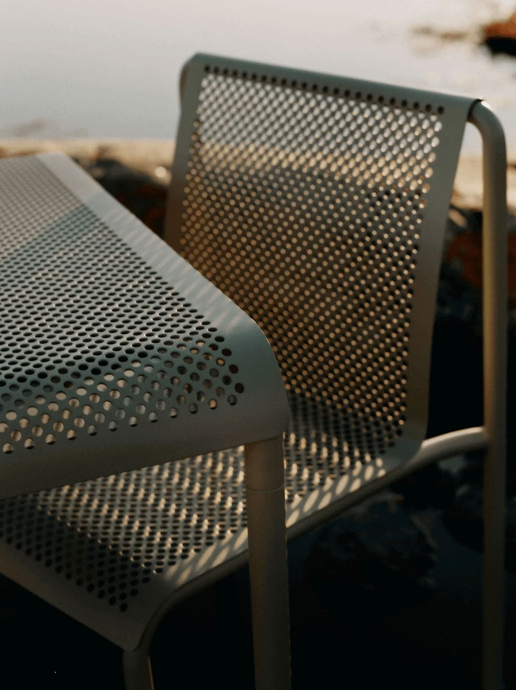 Krzesło ogrodowe Dapple Chair Ferm Living BÉBÉ Concept 