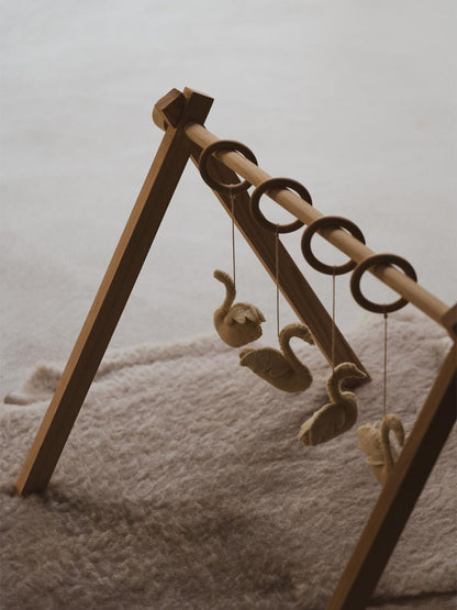 Stojak na zabawki Activity Arch Quax BÉBÉ Concept 