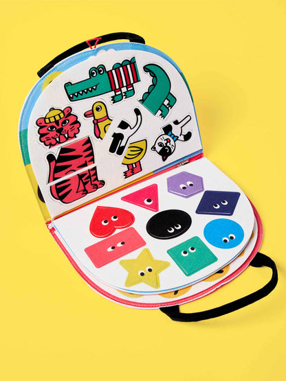 Miękka książeczka aktywizująca Montessori SHAPES &amp; COLORS