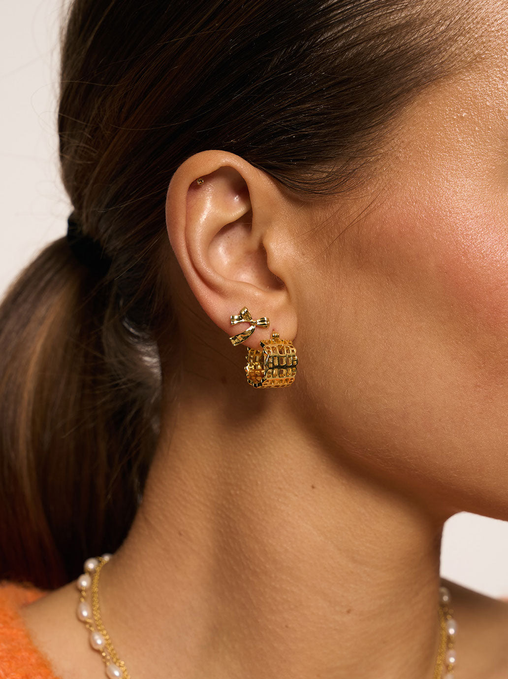 Kolczyk Small Bow Stud Anna + Nina BÉBÉ Concept 