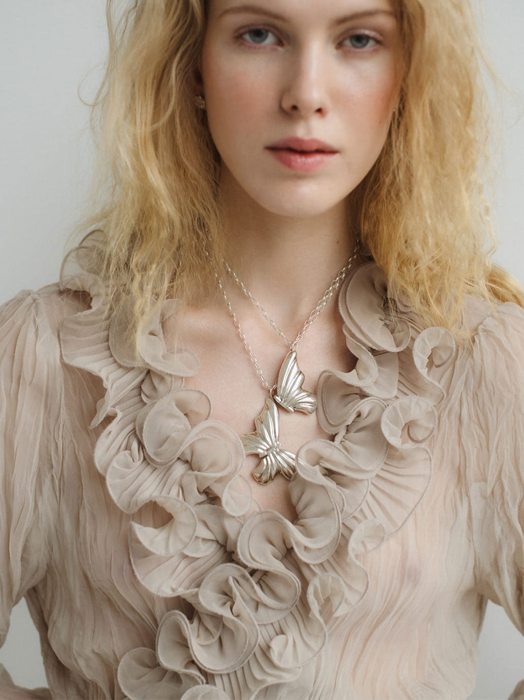 Naszyjnik z medalionem Butterfly Locket MAAR BÉBÉ Concept 