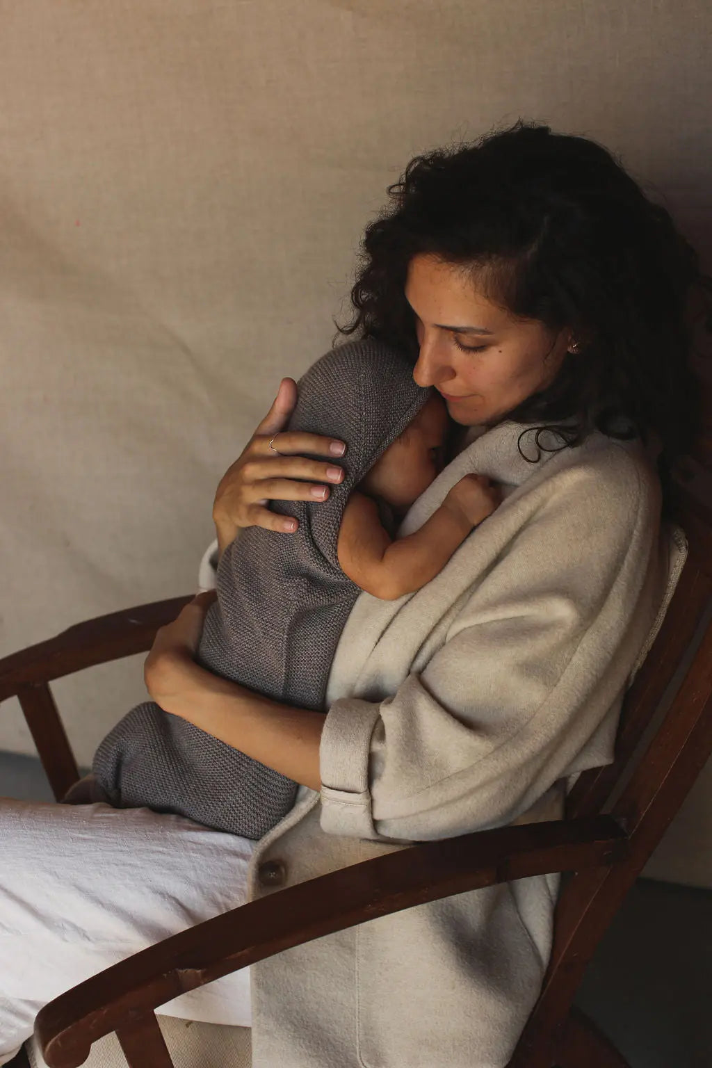 Kokon niemowlęcy z wełny merino Hvid BÉBÉ Concept