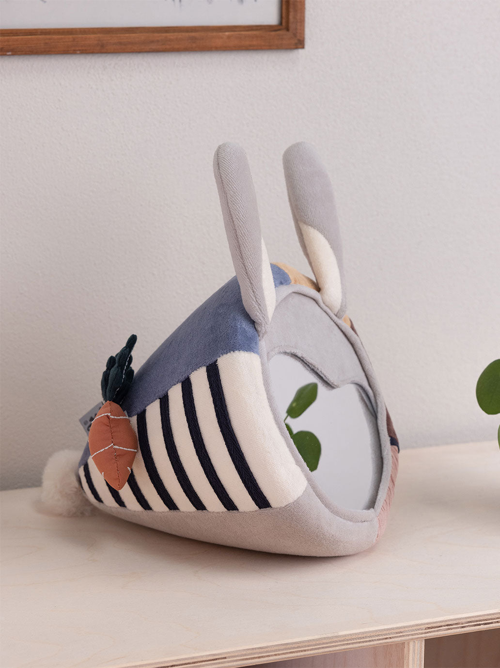 Zabawka sensoryczna z lusterkiem Activity Floor Mirror Sebra BÉBÉ Concept 