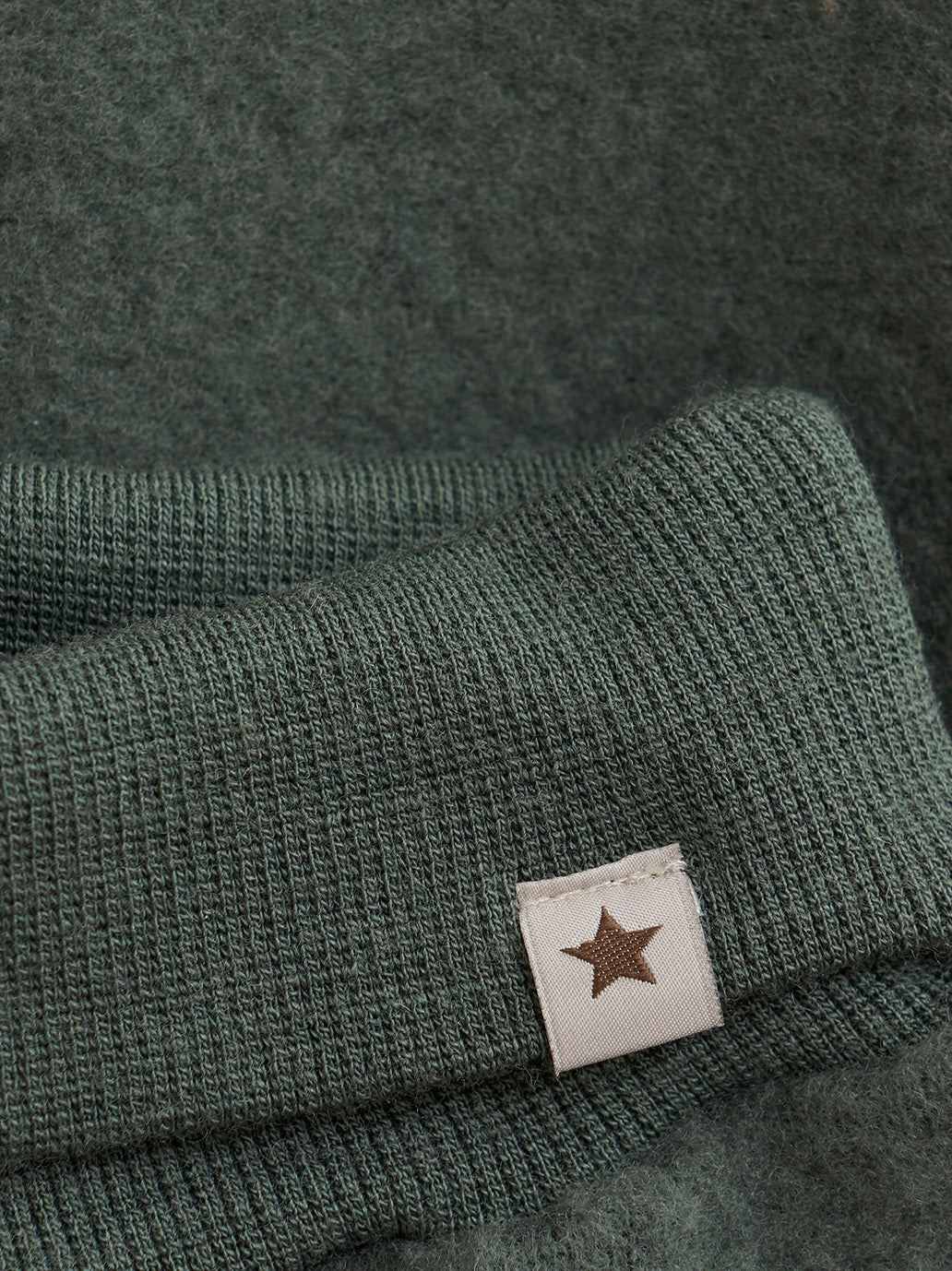 Ciepłe spodnie z wełny merino Huttelihut BÉBÉ Concept 