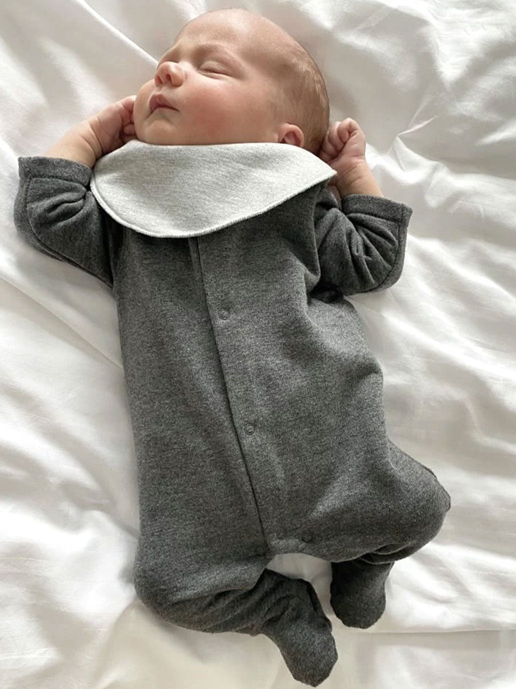 Miękki śliniak niemowlęcy Baby Bib A Basic Brand BÉBÉ Concept 