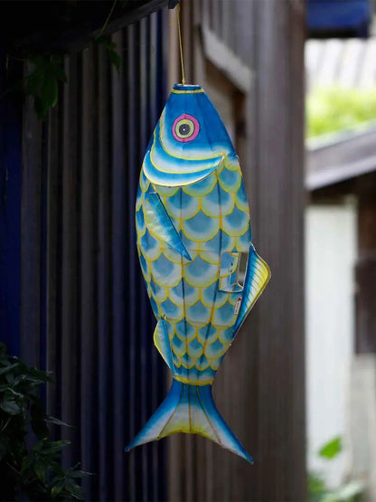 Ręcznie malowany lampion z jedwabiu Large Carp Petit Pan BÉBÉ Concept 