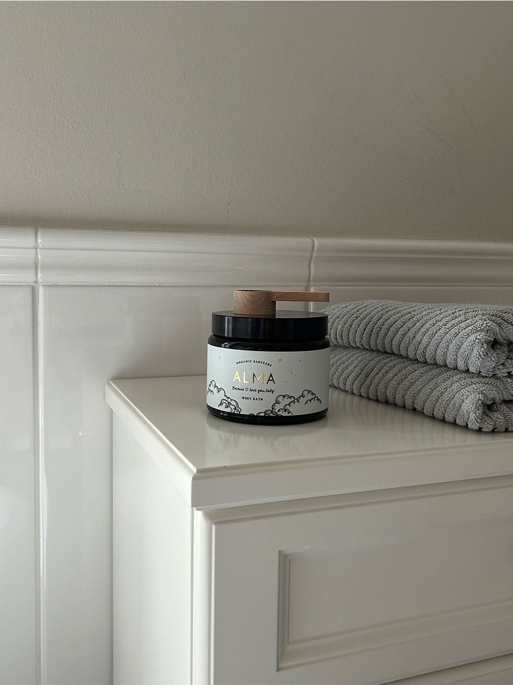 Kąpiel serwatkowa dla wrażliwej skóry Alma BÉBÉ Concept 