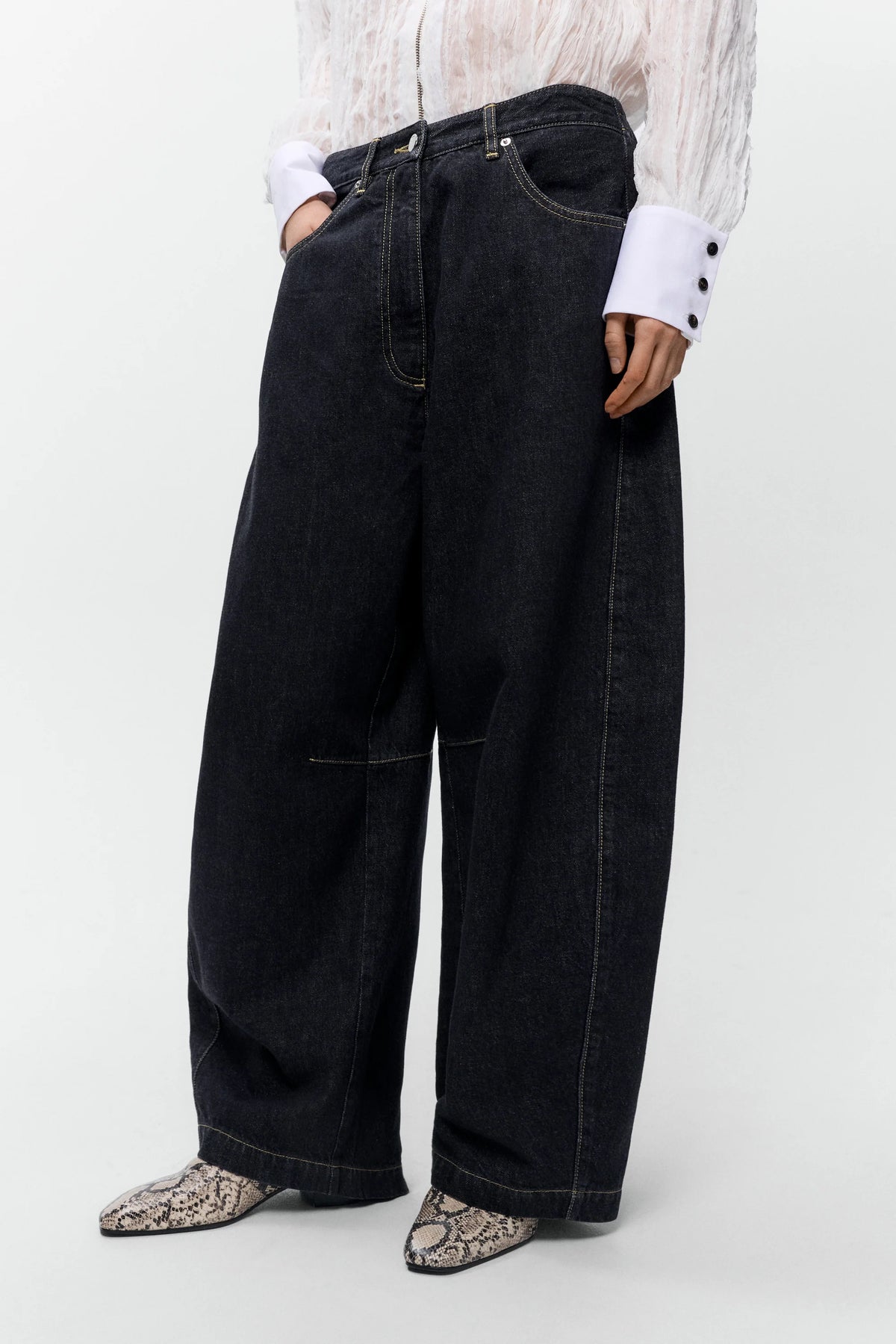 Curved Baggy Jeans BLACK