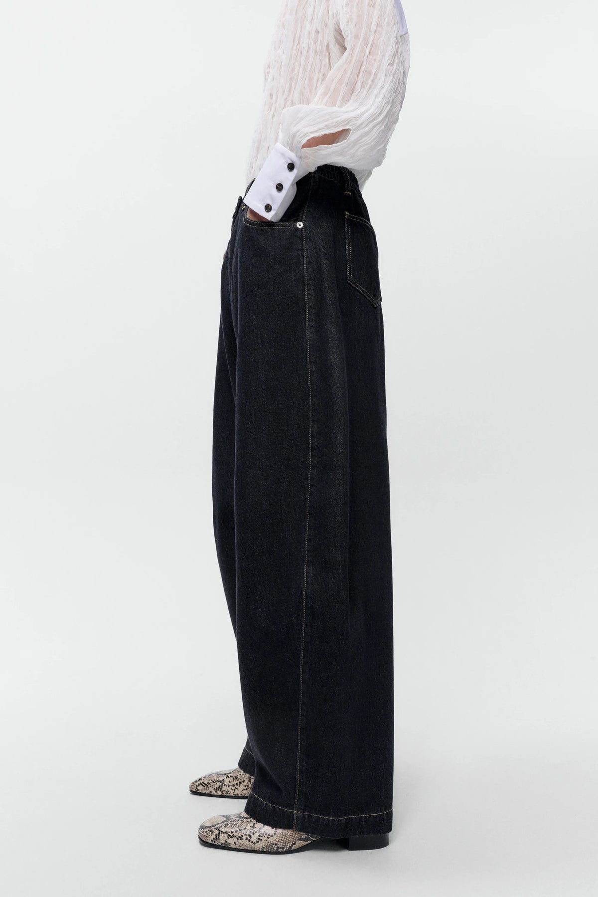 Curved Baggy Jeans BLACK