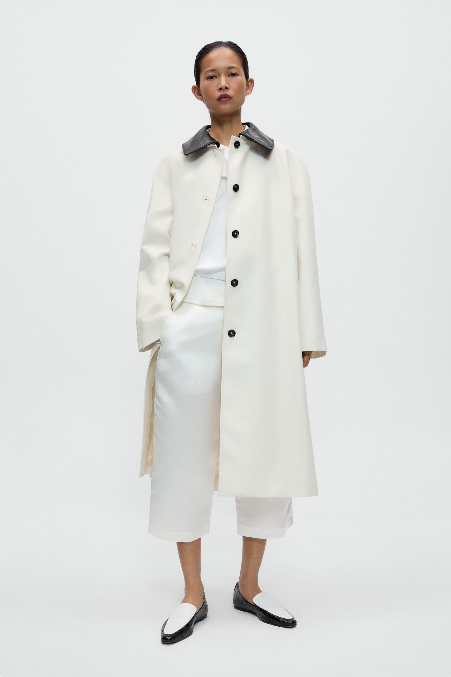 LEATHER COLLAR TRENCH COAT