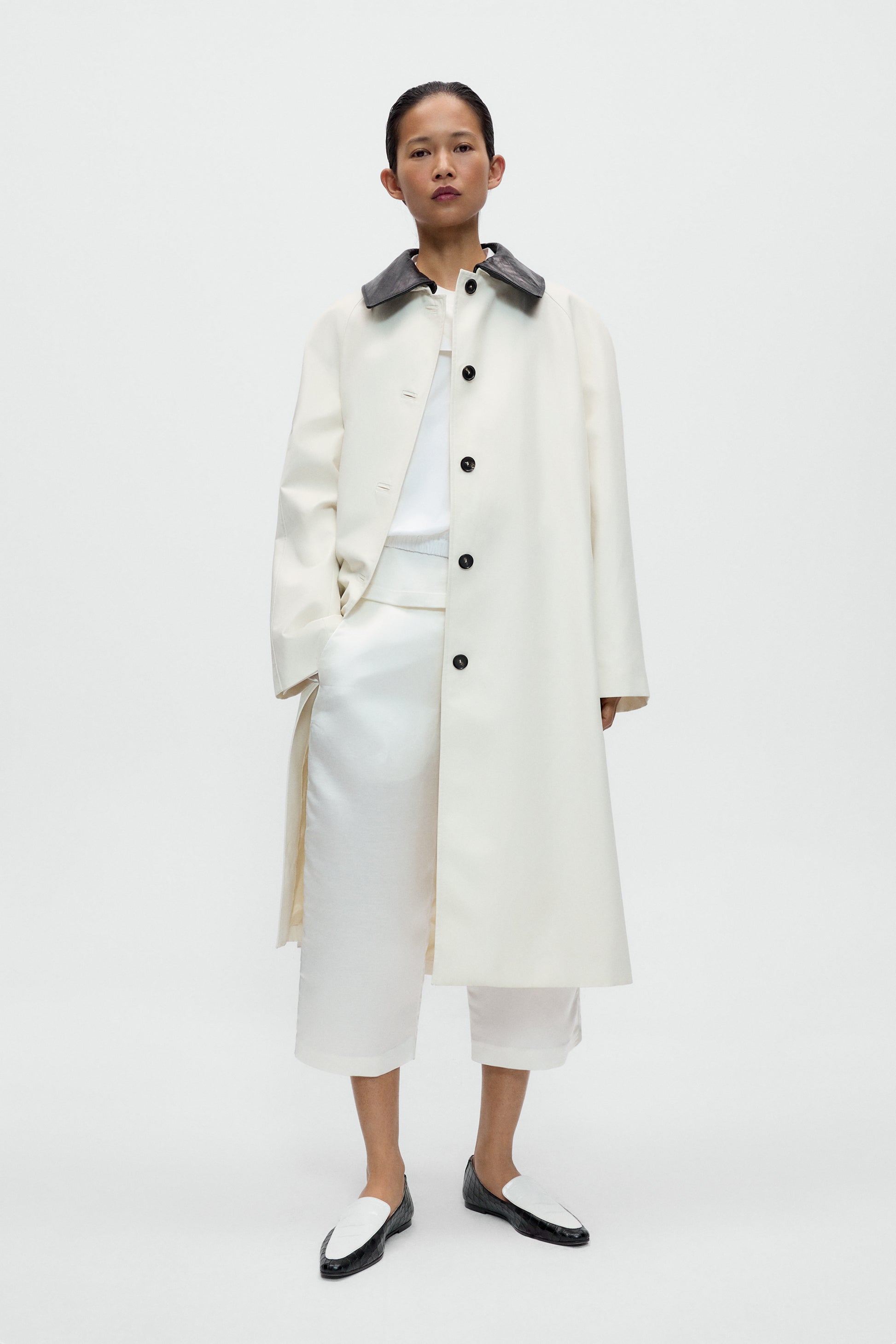LEATHER COLLAR TRENCH COAT