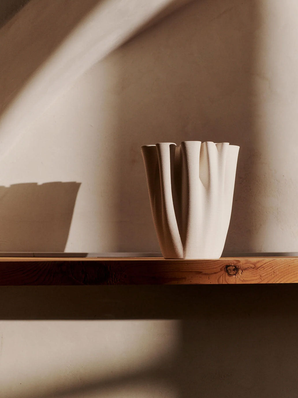 Ceramiczny wazon Dadali Vase Ferm Living BÉBÉ Concept 