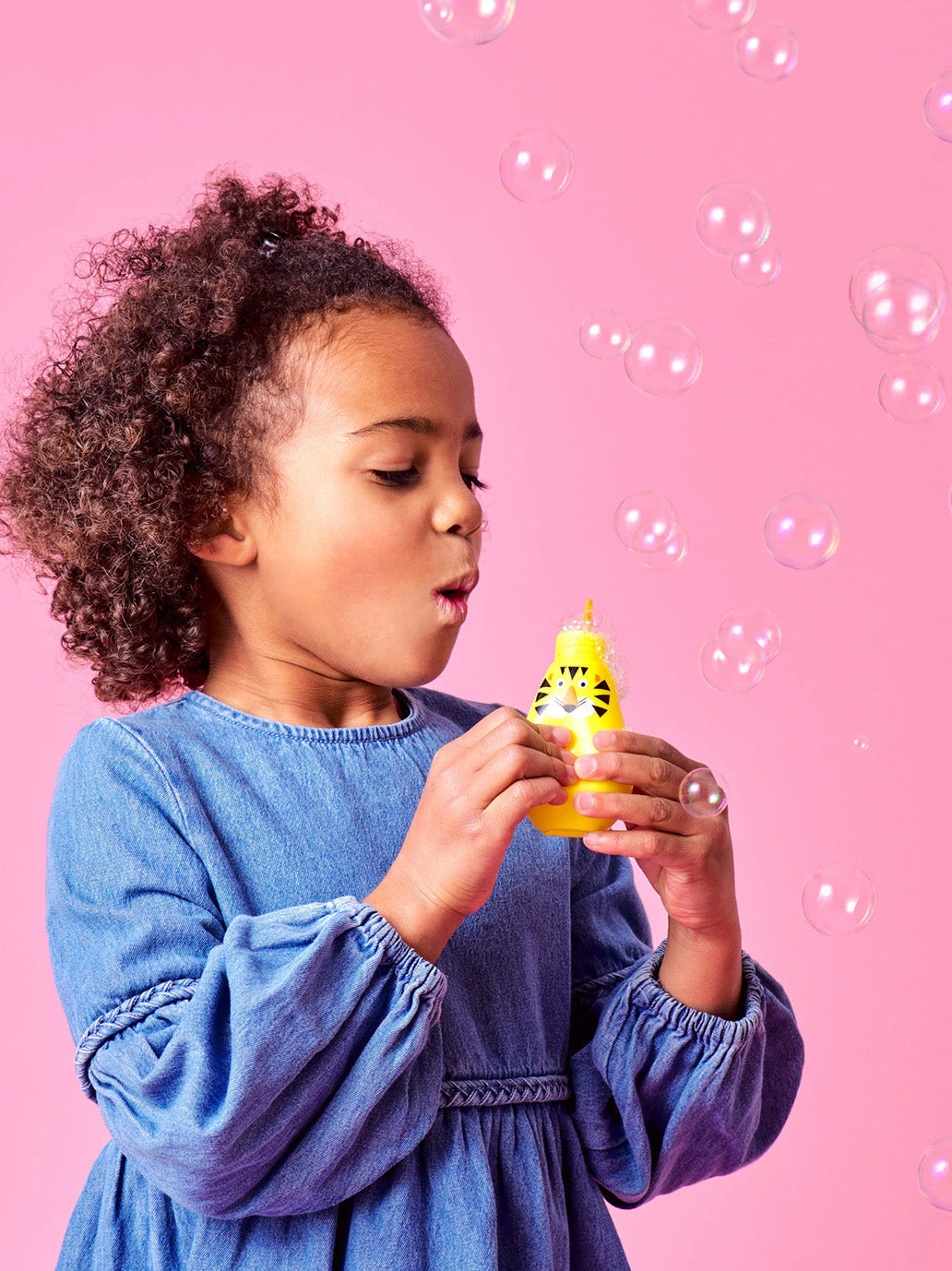 Kidoki Squeezy Bubbles Kikkerland BÉBÉ Concept 