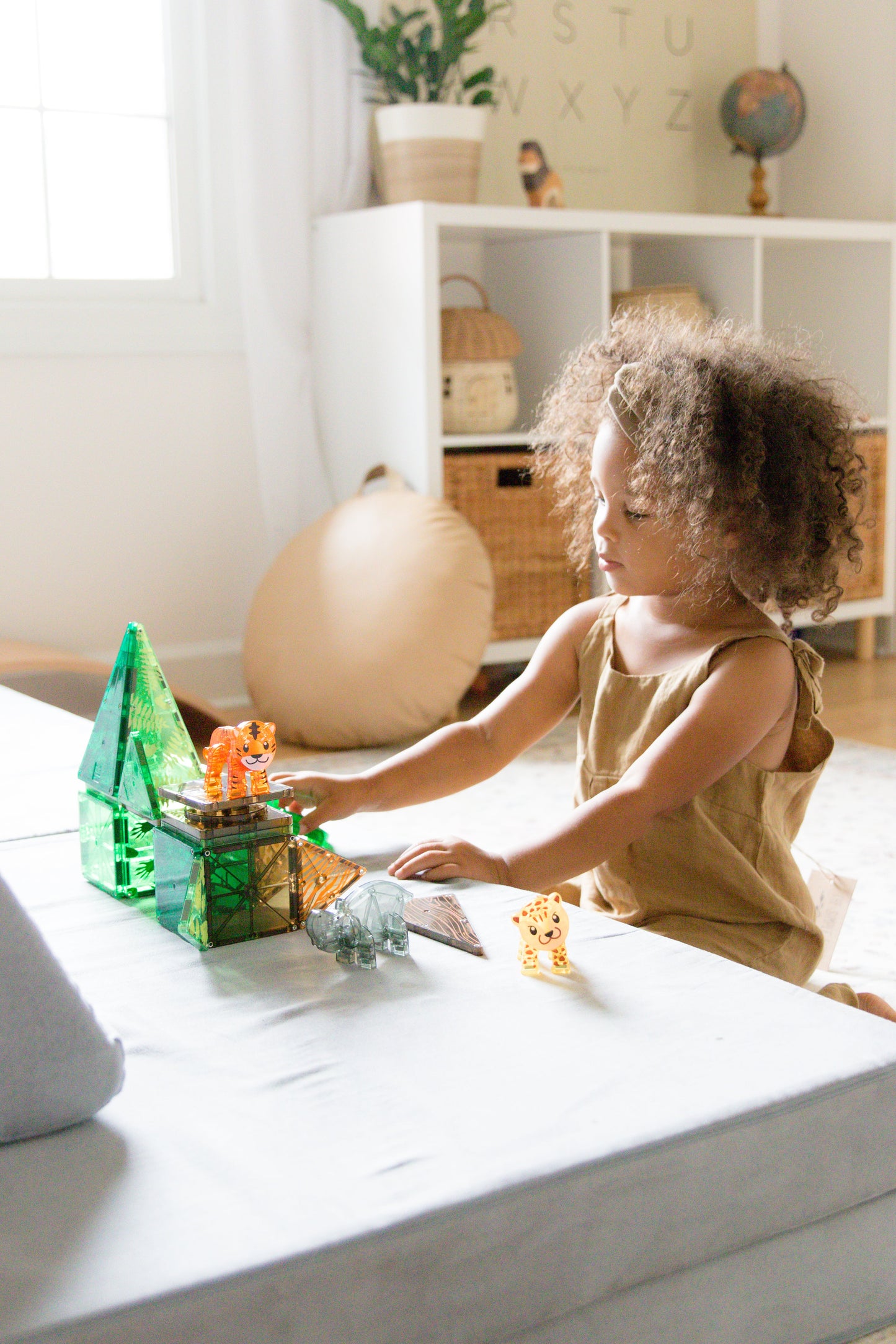 Klocki magnetyczne Jungle Animals 25 el. Magna-Tiles BÉBÉ Concept