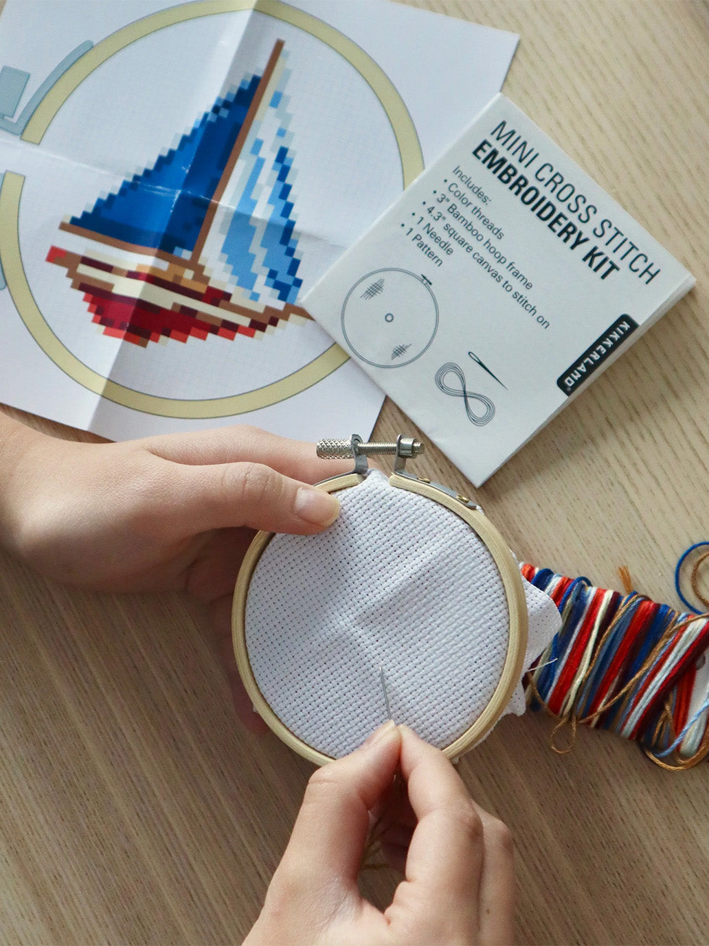 Mini zestaw do wyszywania Embroidery Set Kikkerland BÉBÉ Concept 