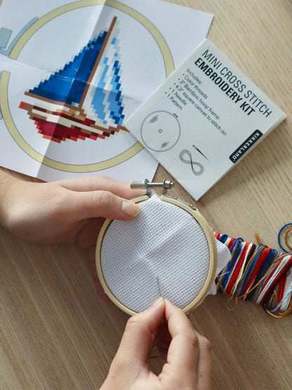 Mini zestaw do wyszywania Embroidery Set Kikkerland BÉBÉ Concept 