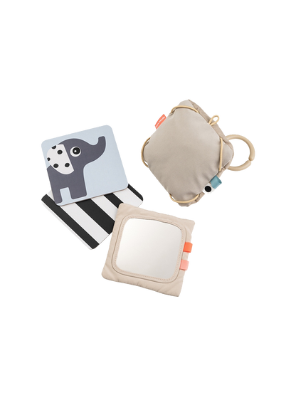 Zawieszka na karty kontrastowe Deer Friends Done by Deer BÉBÉ Concept 