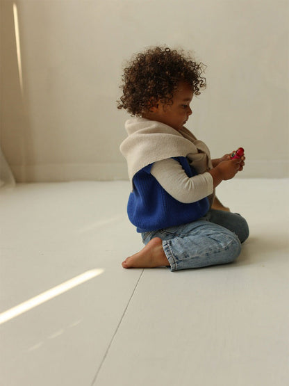 Trójkątny szal chusta z wełny merino Josephina Hvid BÉBÉ Concept 