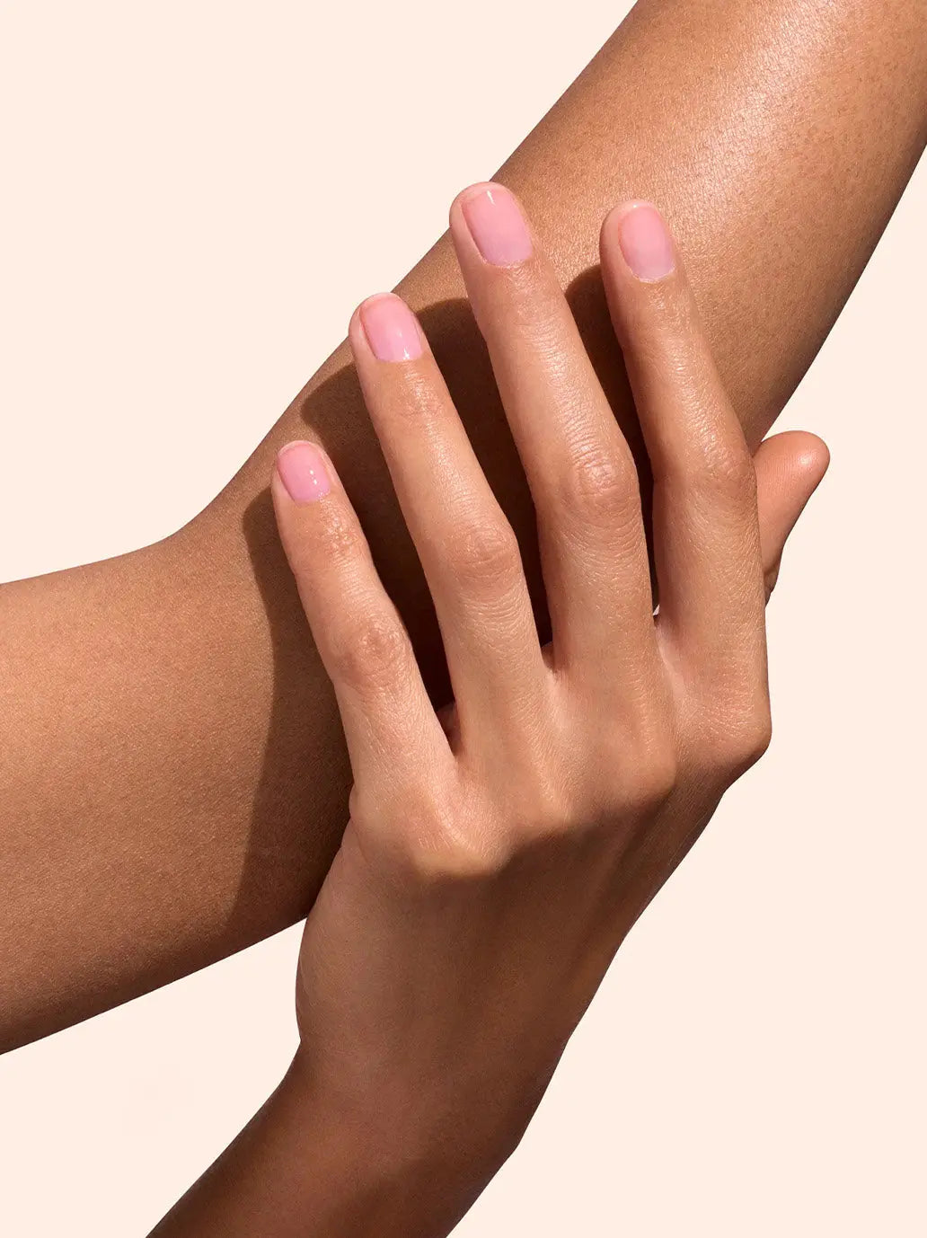 Pielęgnacyjny lakier do paznokci Active Glow Manucurist BEBE Concept 