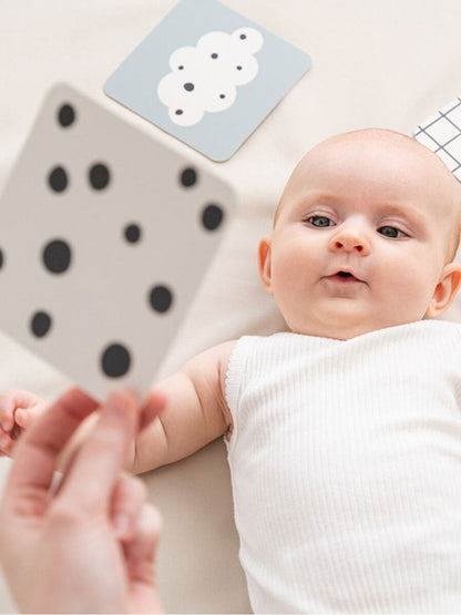 Karty kontrastowe dla niemowlaka 10 szt Done by Deer BÉBÉ Concept 