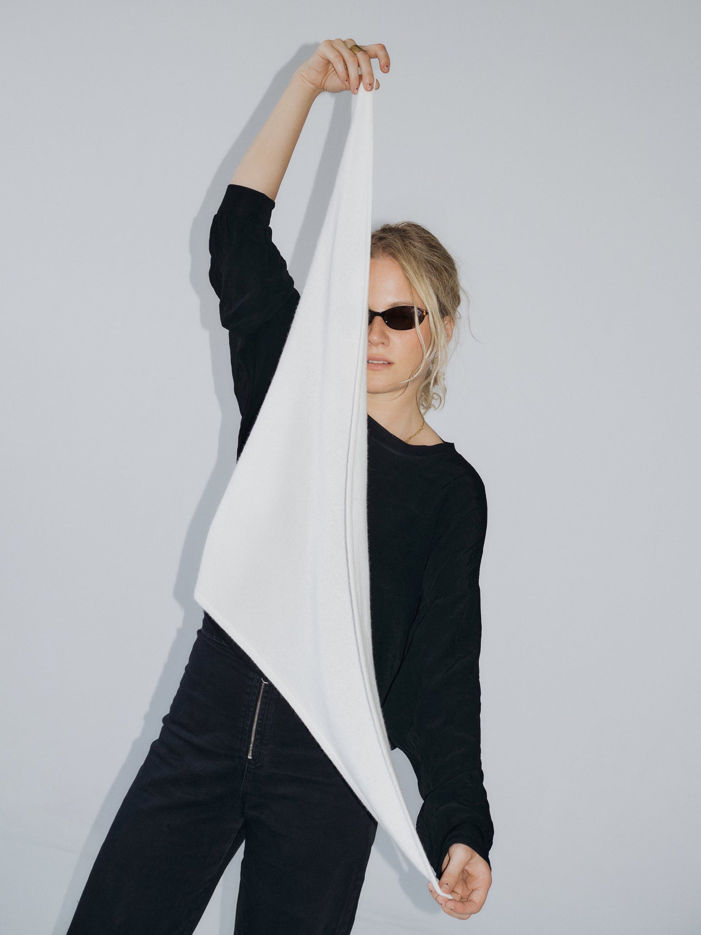 Trójkątny szal - bandana z kaszmiru Mille Family BÉBÉ Concept 