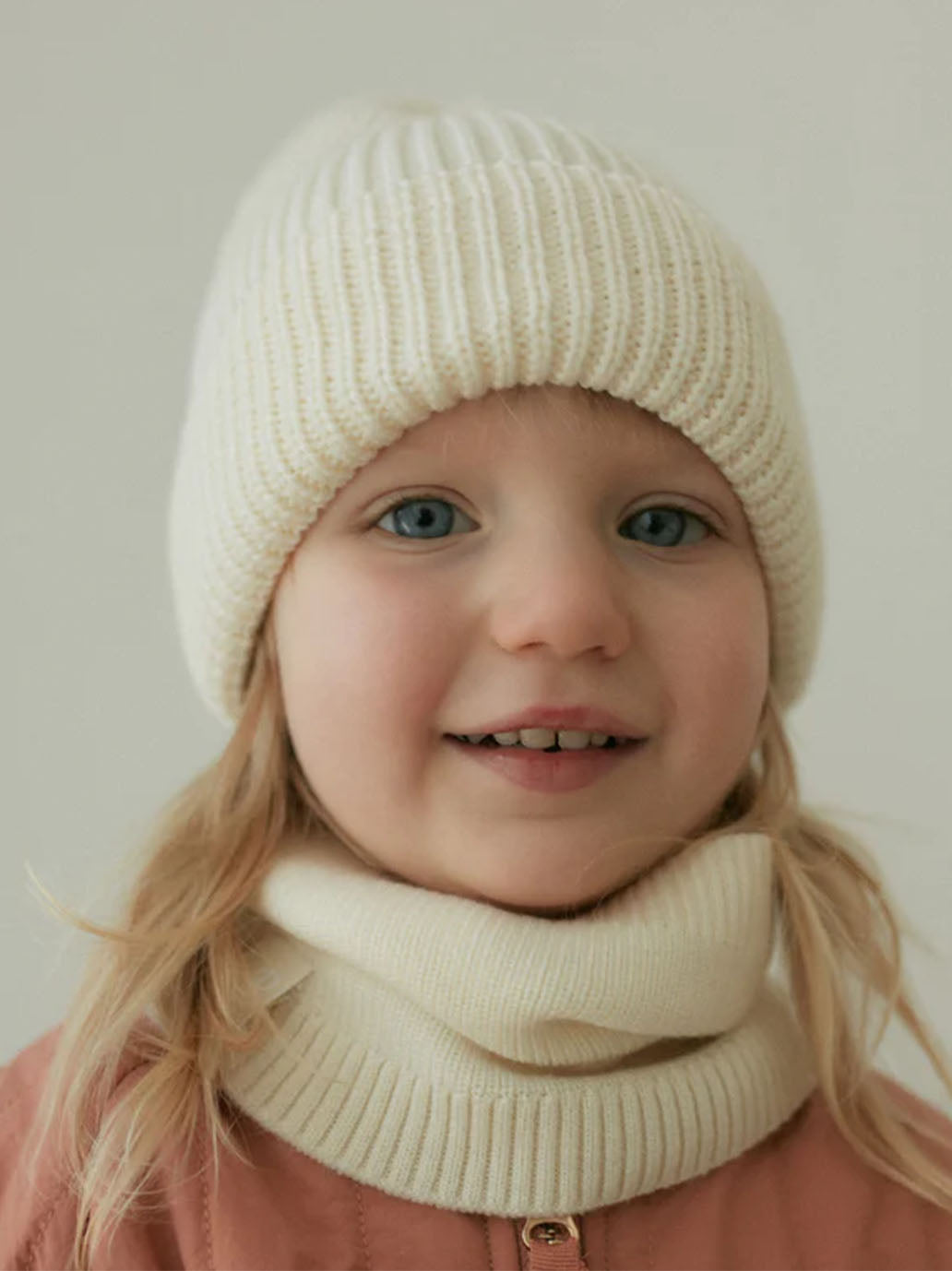 Cienki komin z wełny merino Fine Loop Scarf Mille Family BÉBÉ Concept