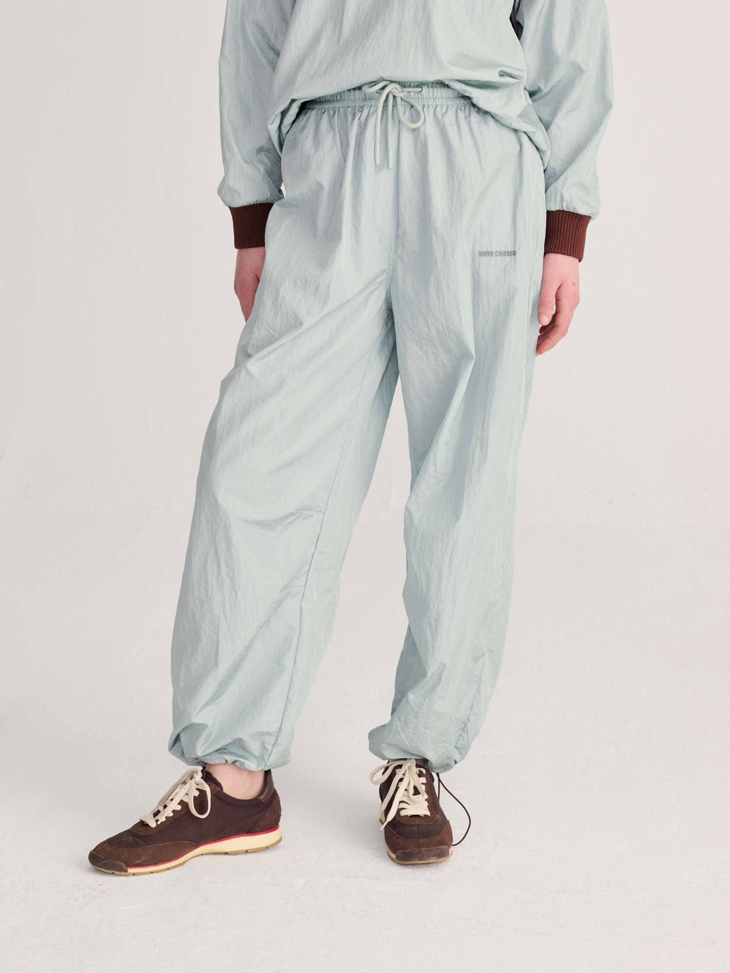 Shiny nylon jogging