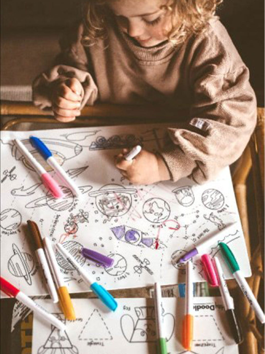 Duża mata silikonowa do wielokrotnego kolorowania HeyDoodle BÉBÉ Concept 