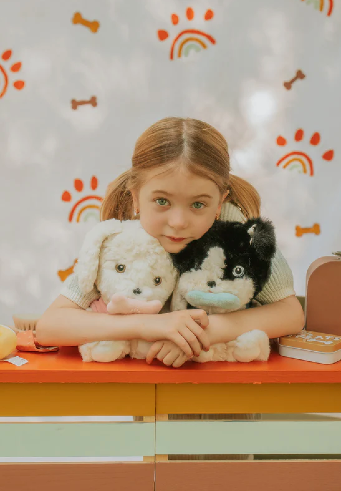 Piesek z magnetyczną kością Dinkum Dog Olli Ella BÉBÉ Concept