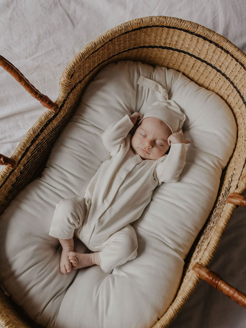 Czapka z supełkiem Baby hat A Basic Brand BÉBÉ Concept 