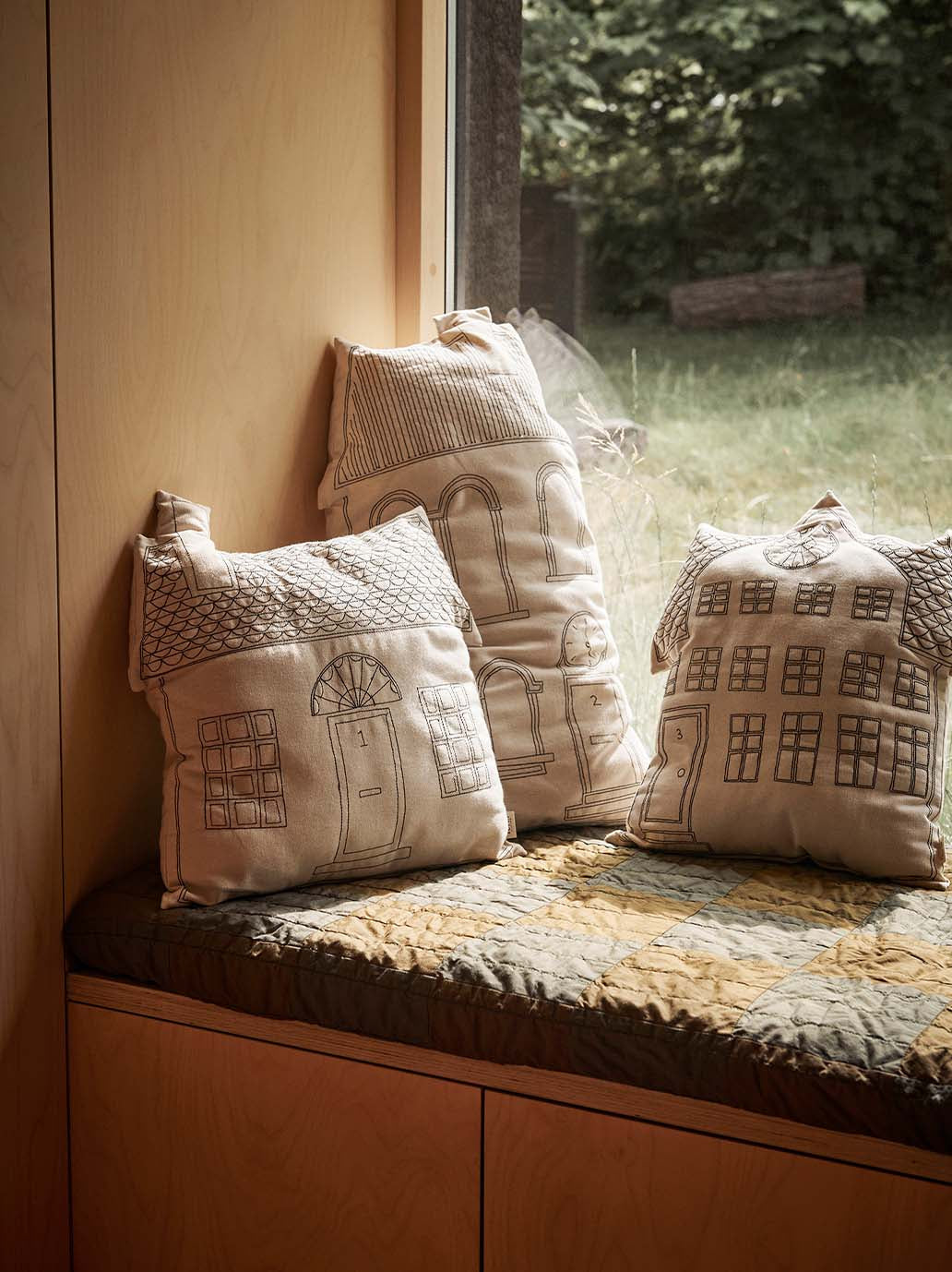 Ozdobna poduszka Abode Cushion Ferm Living BÉBÉ Concept