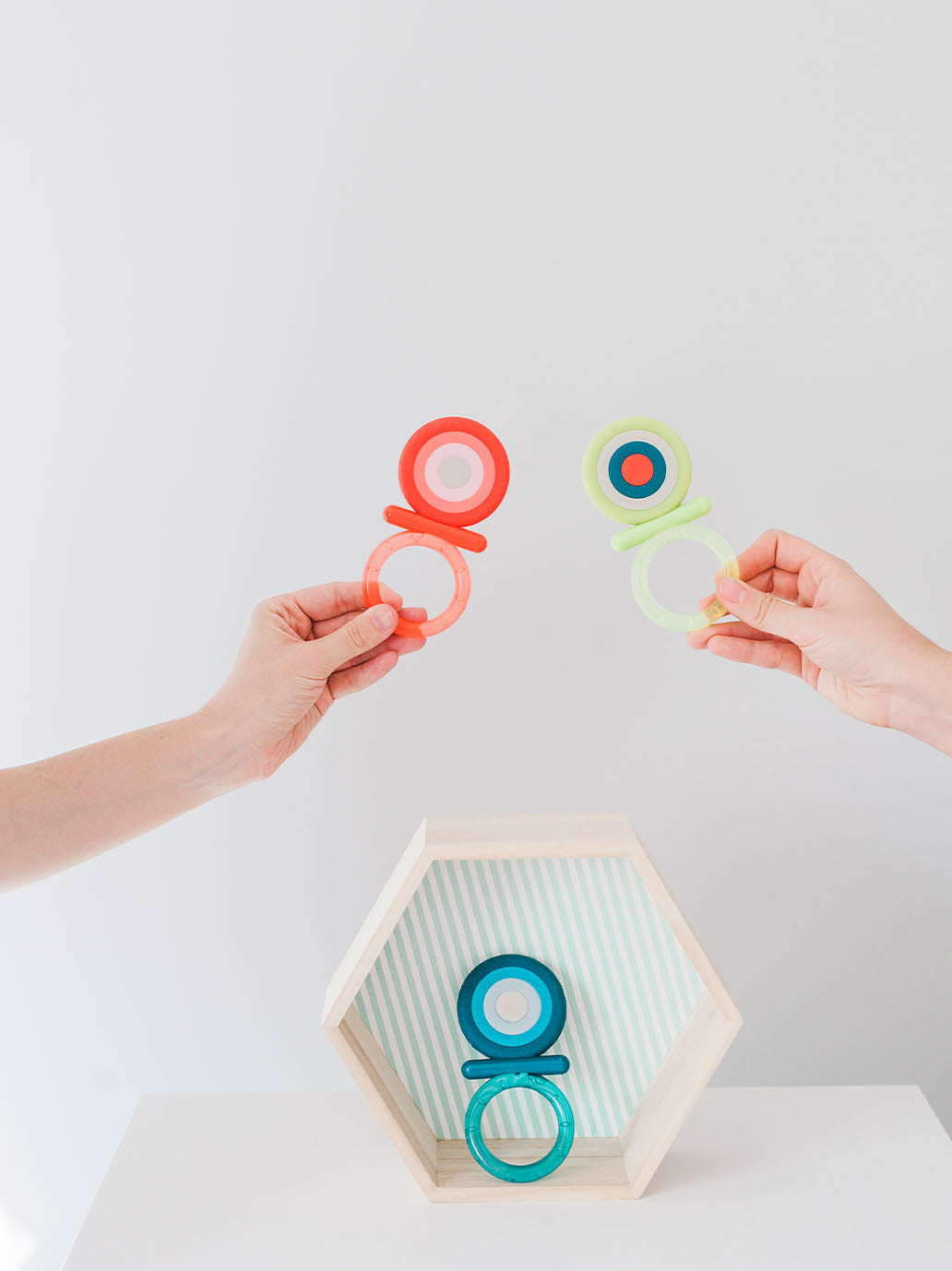 Gryzak wodny Motyl 4m+ Suavinex BÉBÉ Concept