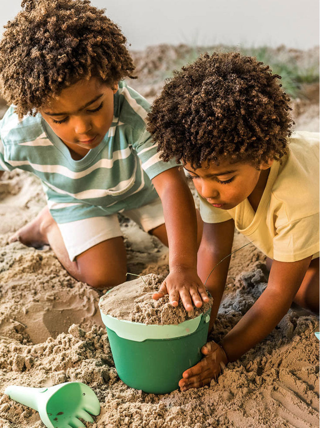 Wiaderko z sitkiem Bucki Quut BÉBÉ Concept 