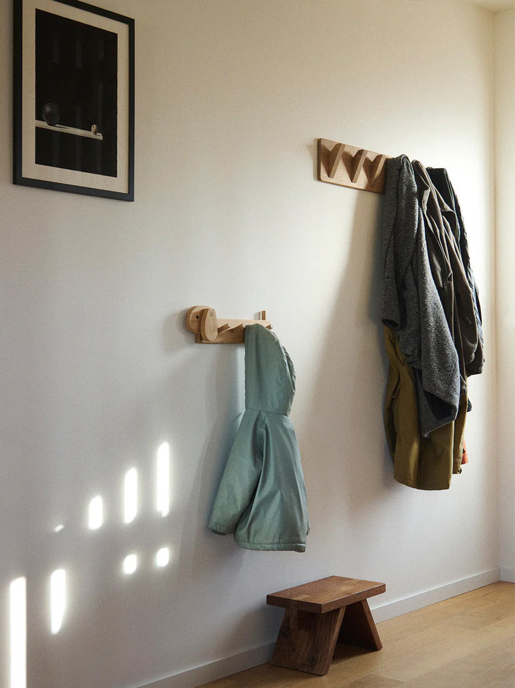 Drewniany wieszak Pies Minor Things BÉBÉ Concept 