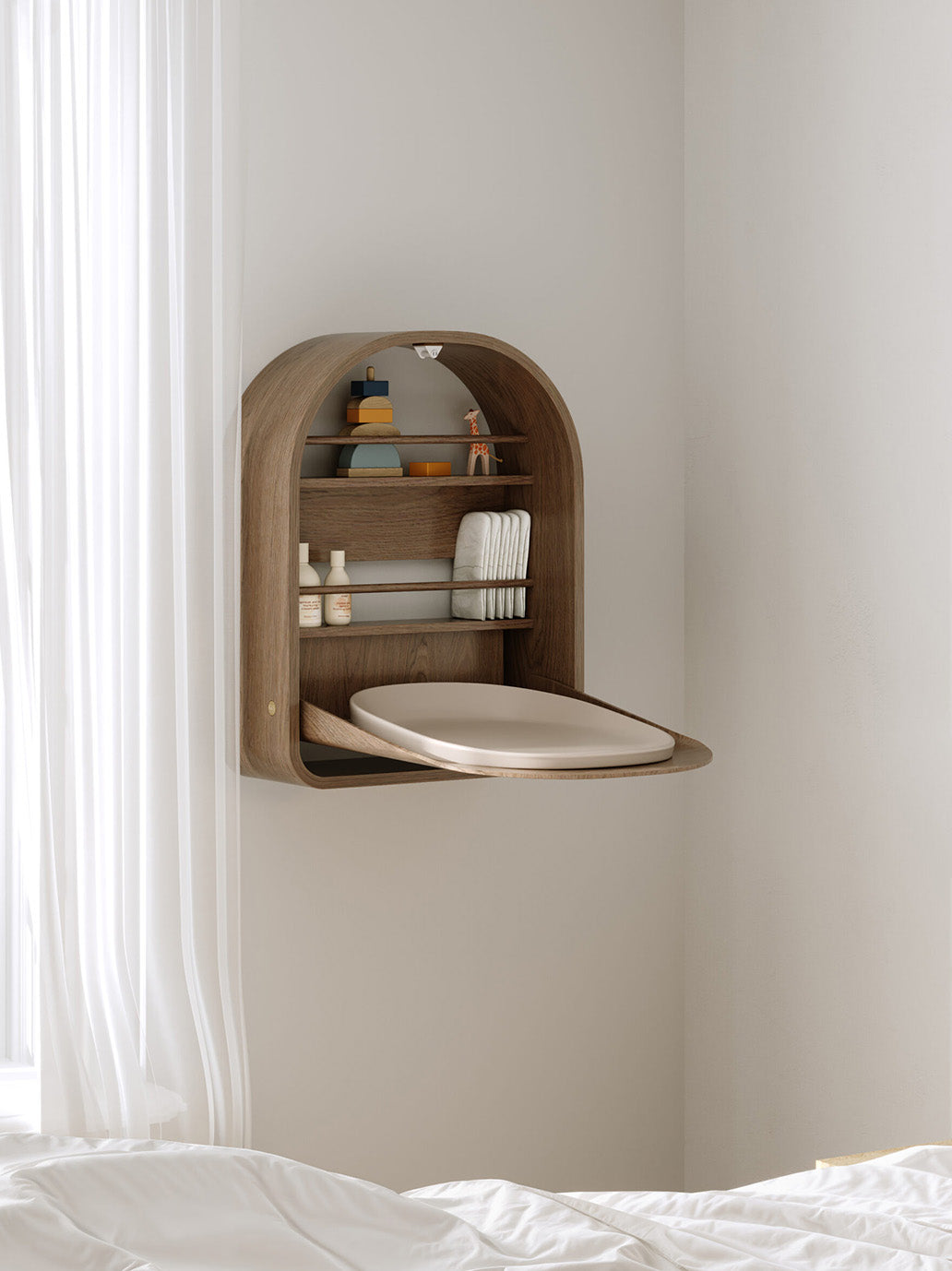 Składany stół do przewijania Kai Wall Changing Table Kas Kopenhagen BÉBÉ Concept 