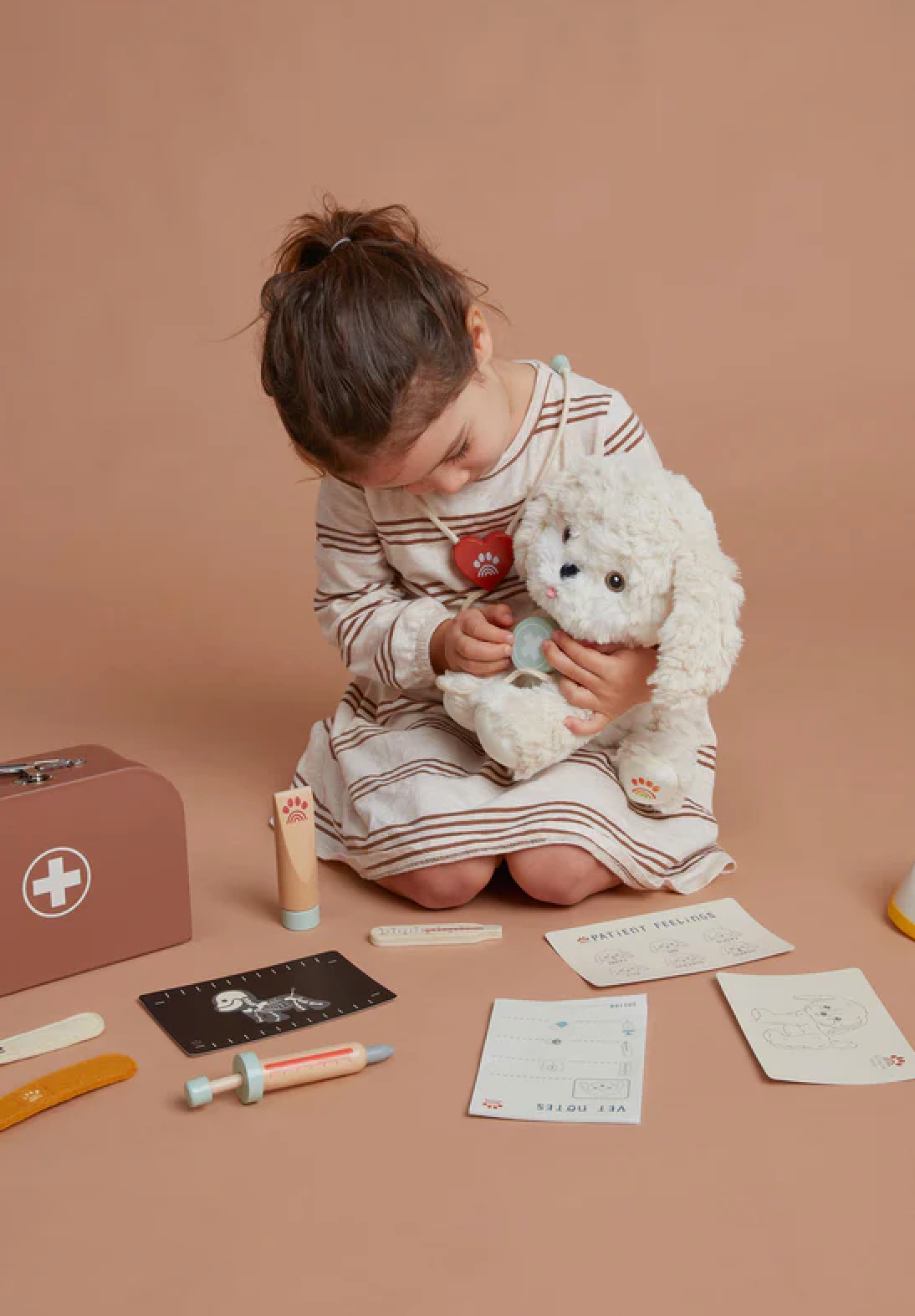 Zestaw do zabawy w weterynarza Dinkum Vet Set Olli Ella BÉBÉ Concept