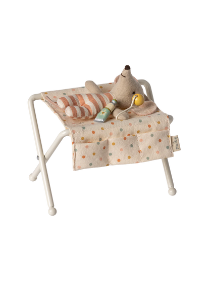 Miniaturowy przewijak dla myszek Maileg BÉBÉ Concept 