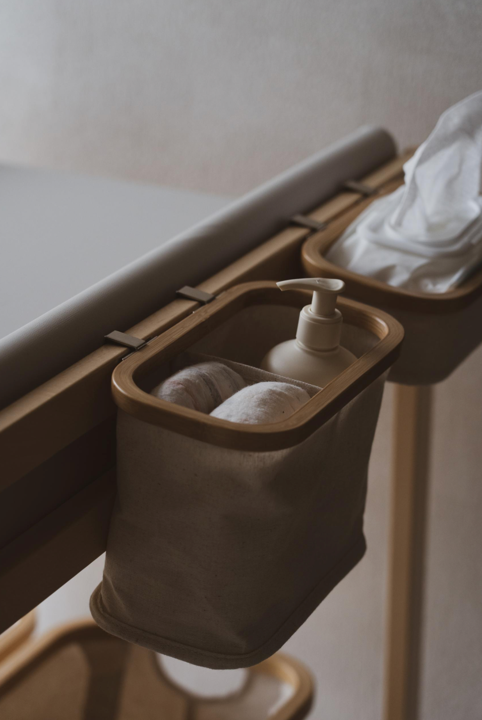 Organizer do przewijaka Hanging Basket Bottles &amp; More BEIGE / NATURAL