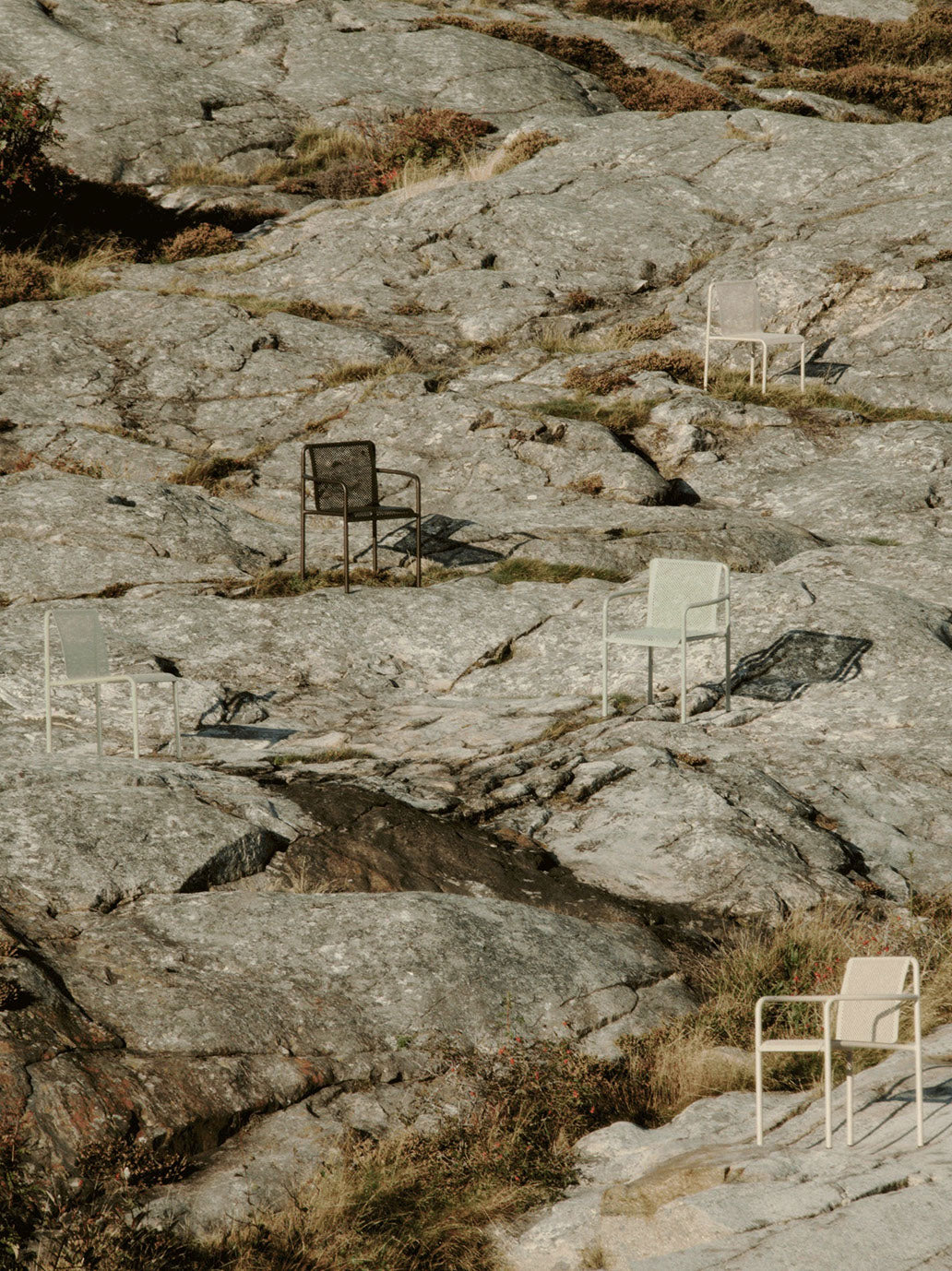 Krzesło ogrodowe z podłokietnikami Dapple Arm Chair Ferm Living BÉBÉ Concept 