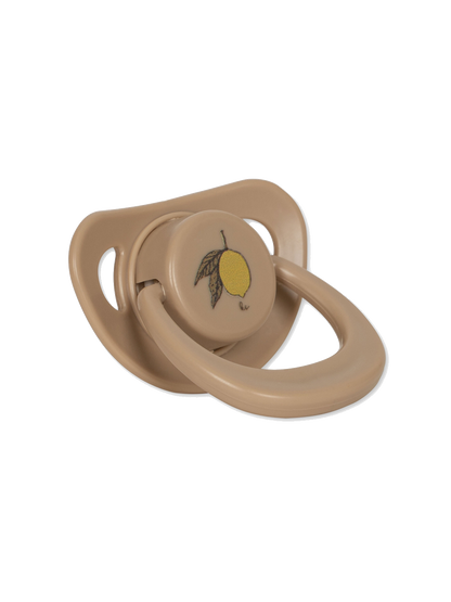 Lalka z miękkim brzuszkiem, ubrankiem i smoczkiem Konges Slojd BÉBÉ Concept