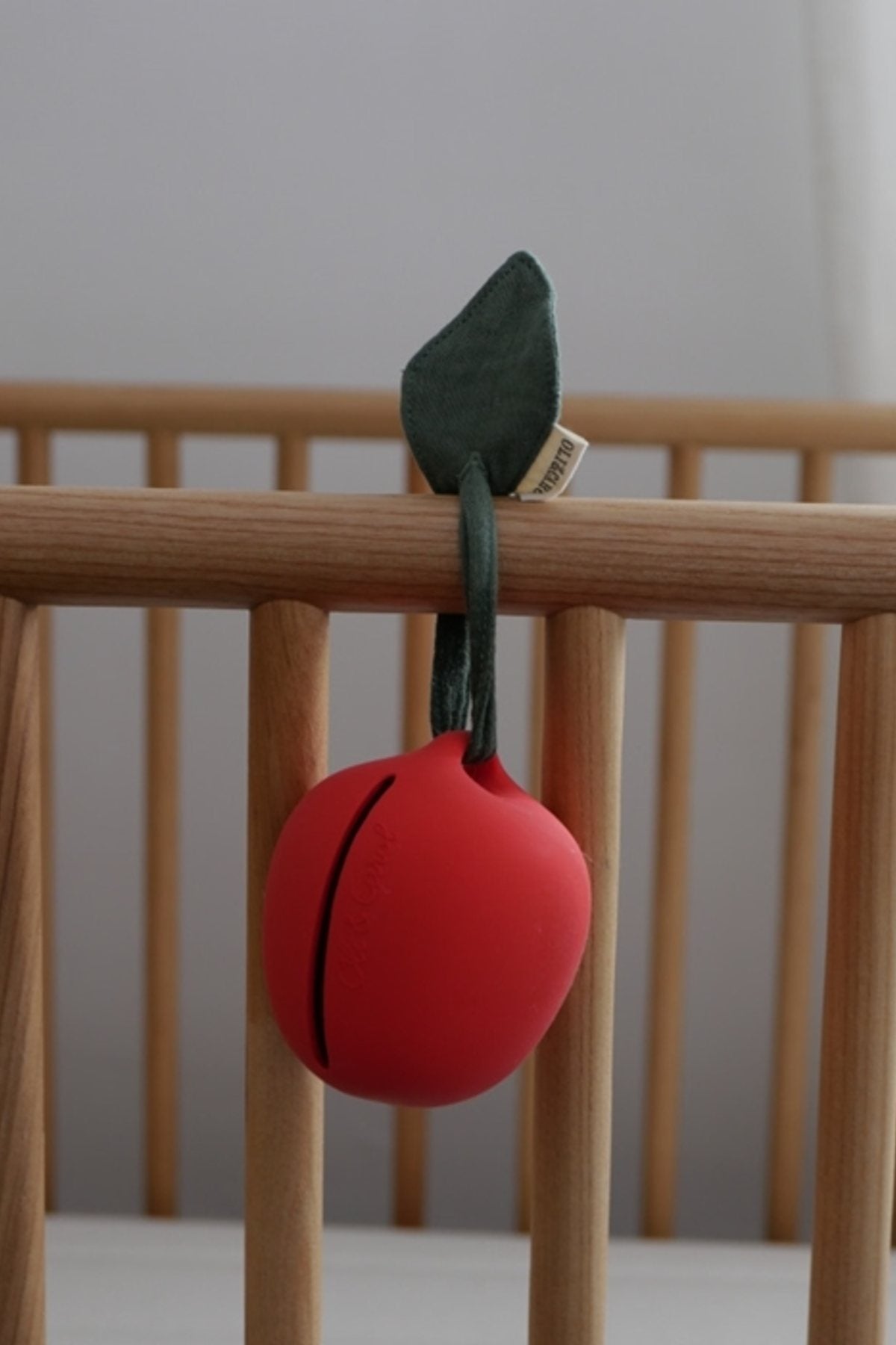 Etui na smoczek APPLE