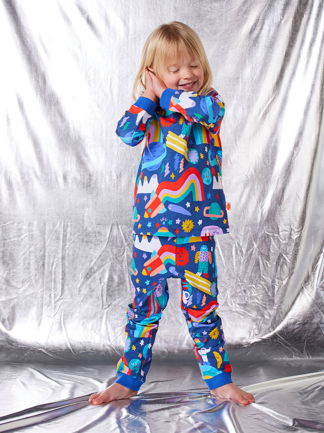 Kolorowa piżama dziecięca Halcyon Nights BÉBÉ Concept 