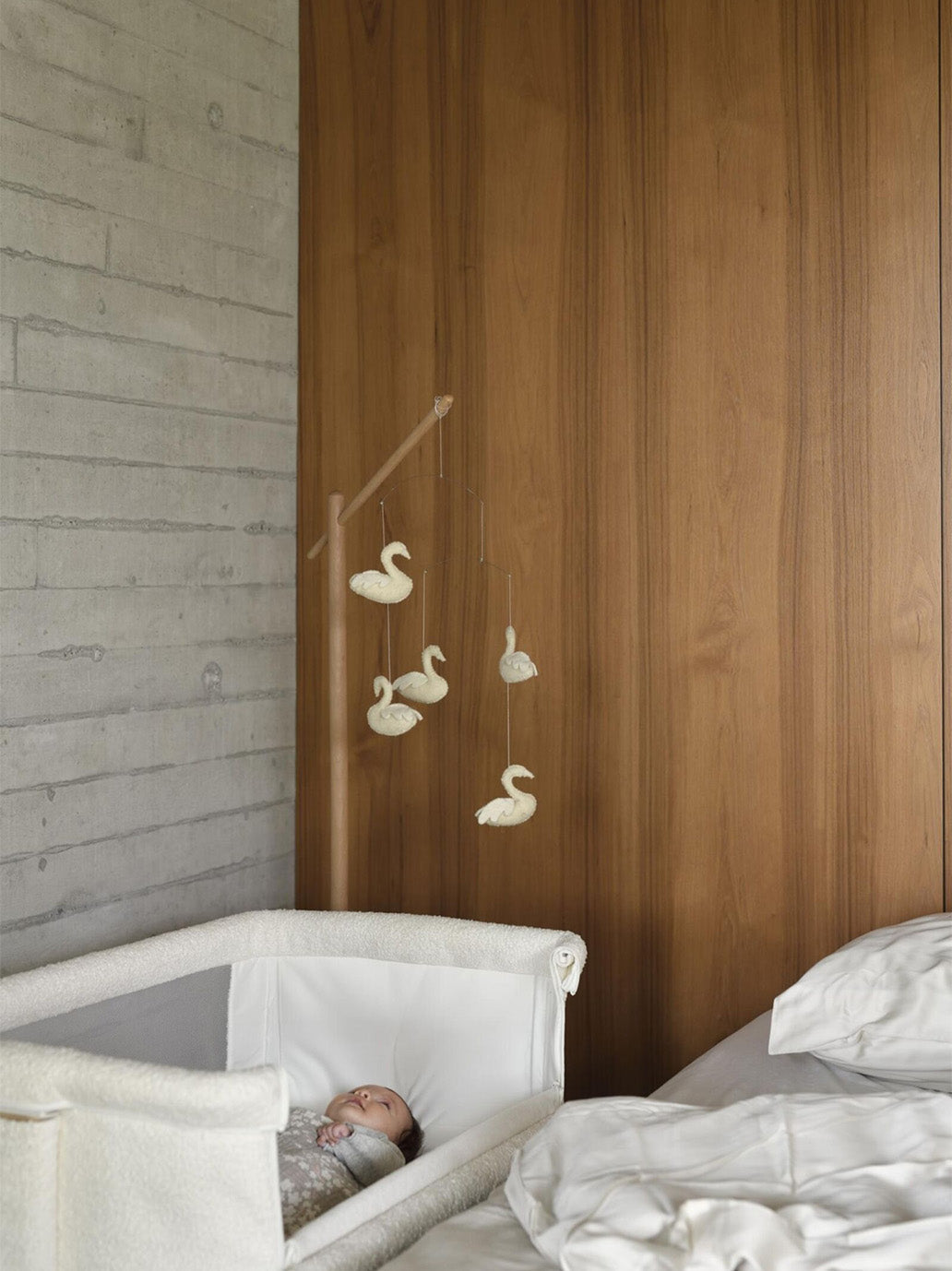 Drewniany stojak Wooden Stand For Mobile Quax BÉBÉ Concept 