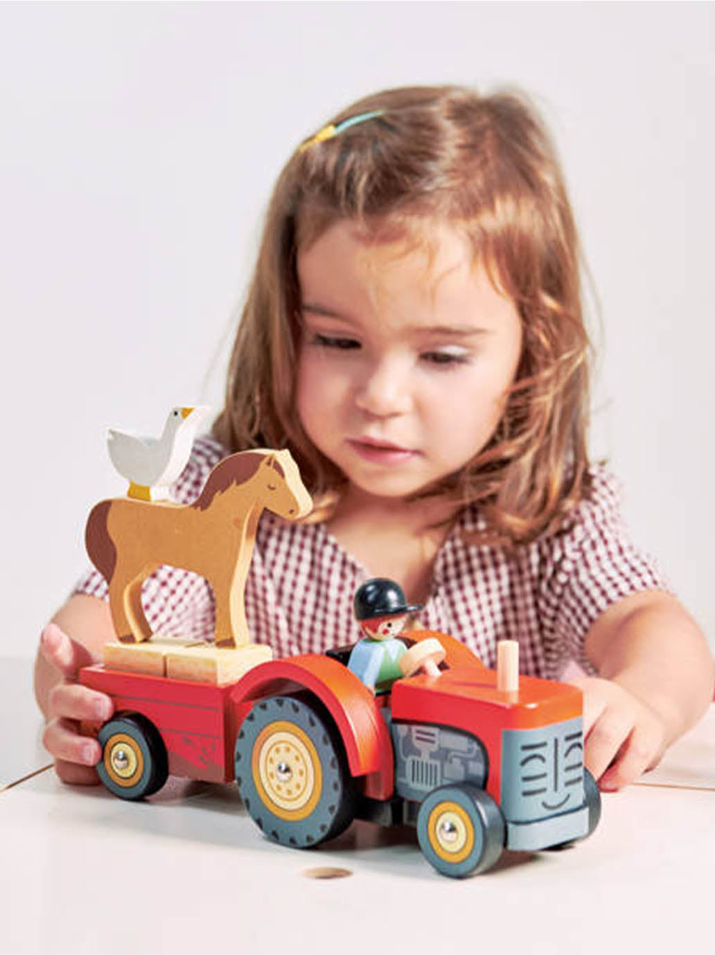 Drewniany traktor z przyczepą i akcesoriami Tender Leaf Toys BÉBÉ Concept