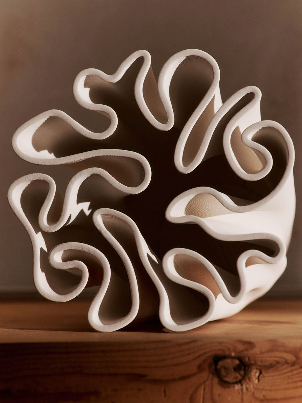 Ceramiczny wazon Dadali Vase Ferm Living BÉBÉ Concept 