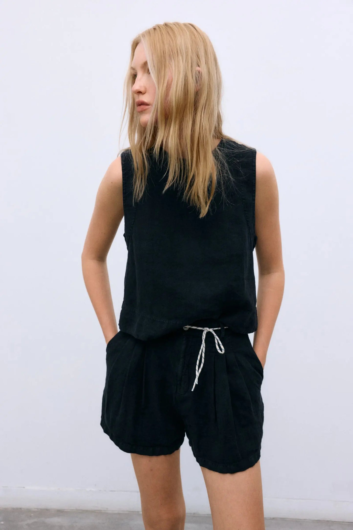 Melissa Woman Top Midnight Black The New Society BEBE Concept 