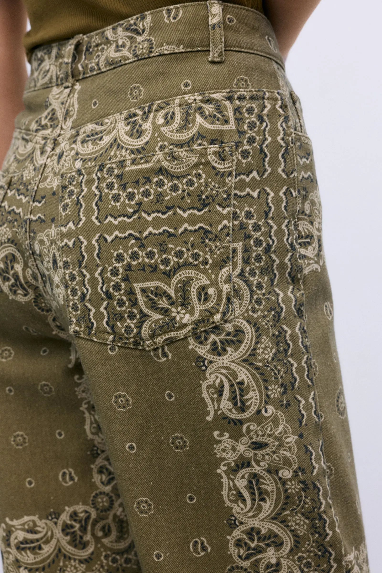 Waterlily Woman Pant Bandana Woman Print The New Society BEBE Concept 