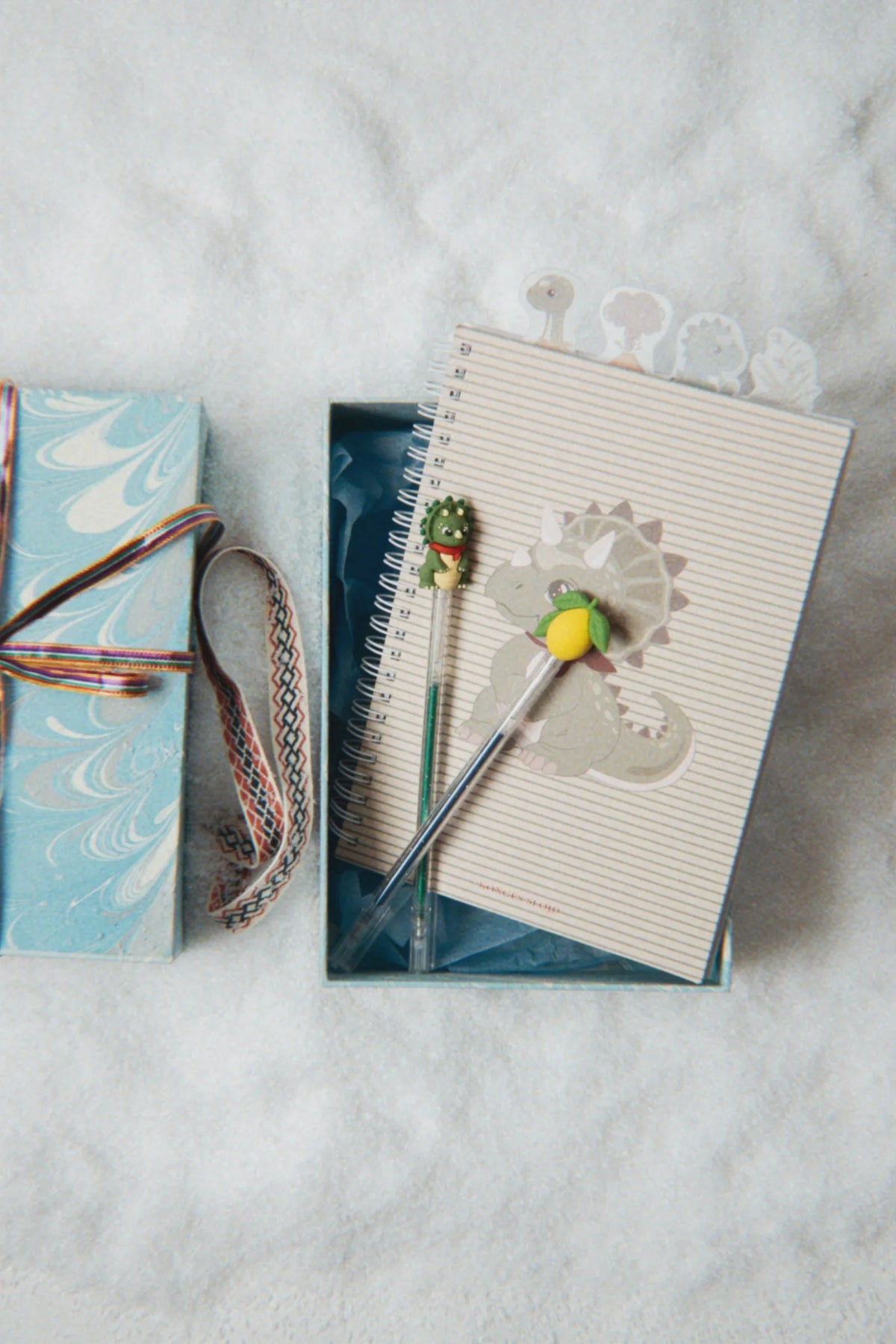 Zestaw do pisania My Stationery Box DINO MOSS