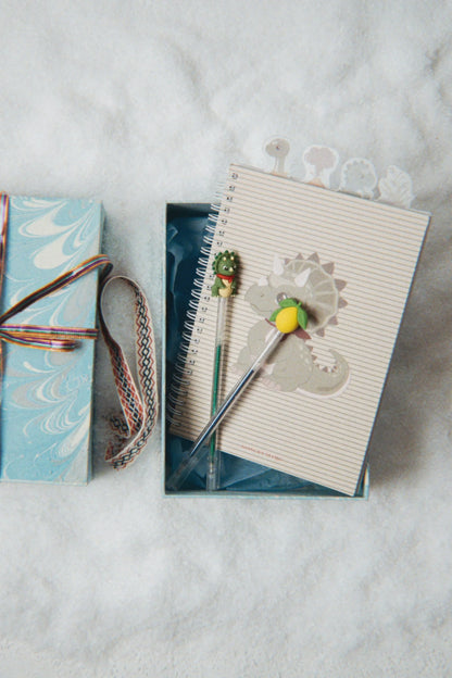 Zestaw do pisania My Stationery Box DINO MOSS
