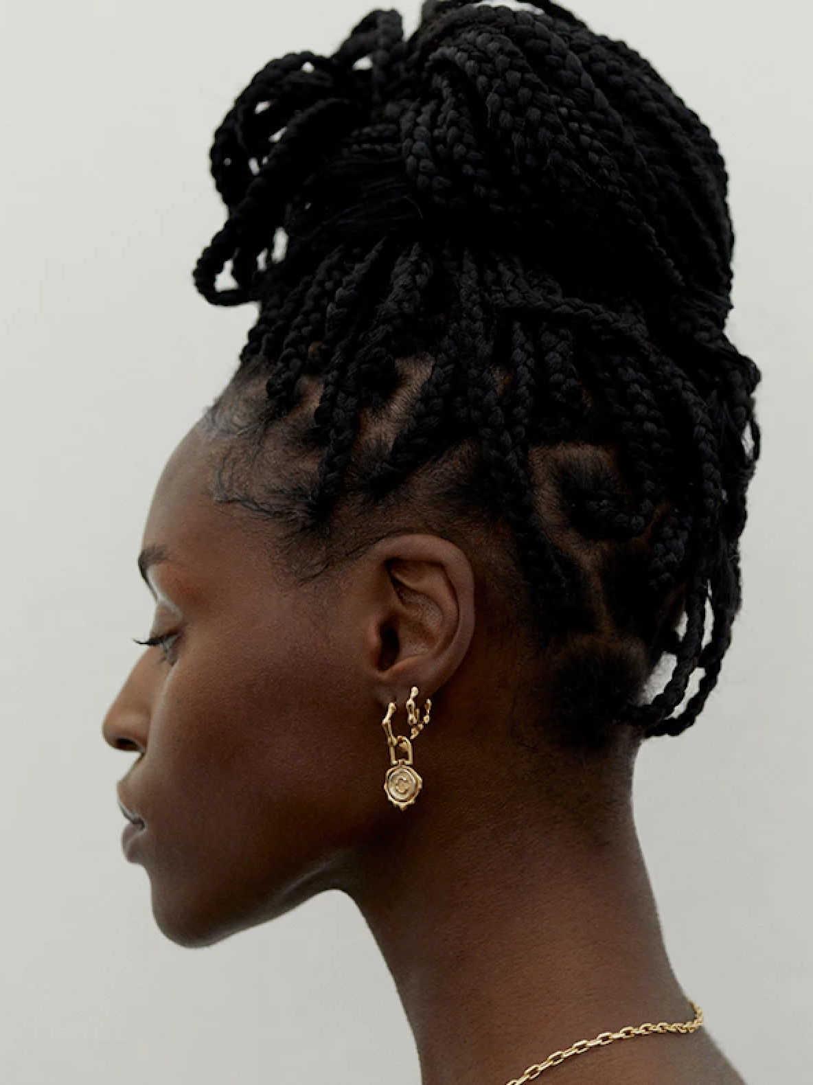 element POP coin z literą Maria Black BÉBÉ Concept